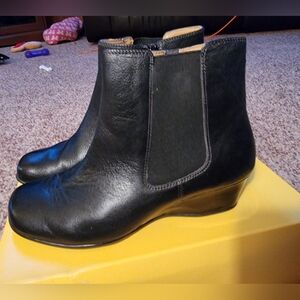 New in box. Soft spots black ankle boots- size 8W